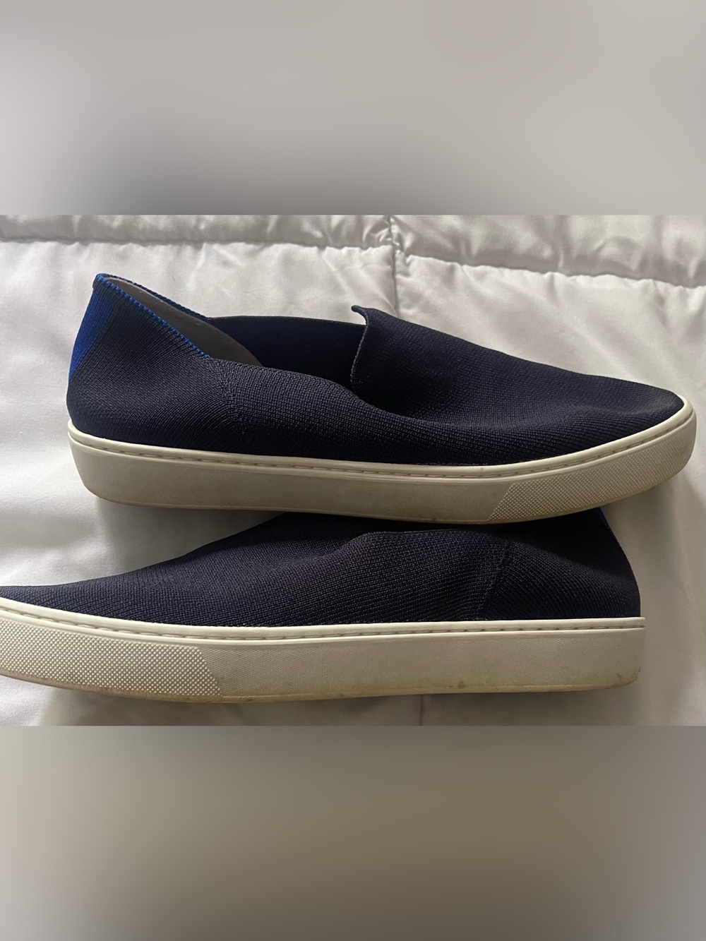 Rothys Navy Blue Slip On Sneakers sz 9.5 Machine Washable Flats Sustainable - Picture 7 of 7
